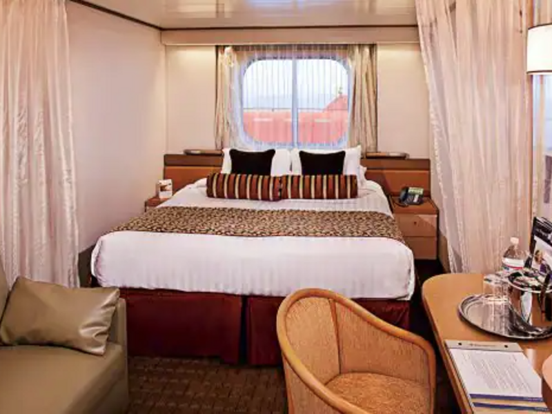 Ocean View: Partial Sea View